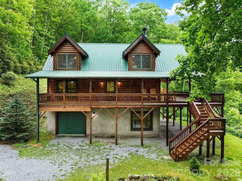 84 Sky Drive, Maggie Valley, NC 28751.  MLS# CAR4384480, YatesRealty ID 27535. 