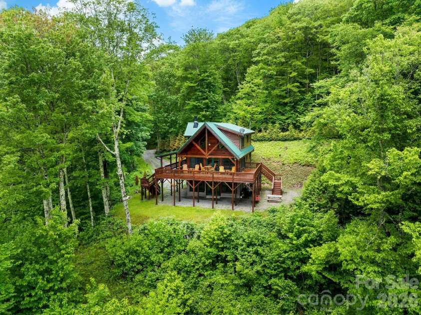 84 Sky Drive, Maggie Valley, NC 28751.  MLS# CAR4384480, YatesRealty ID 27535. 