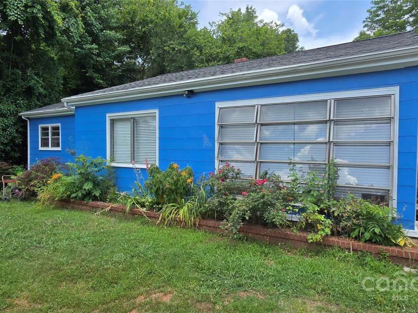 1904 Innes Street, Salisbury, NC 28146.  MLS# CAR4277069, YatesRealty ID 27536. 