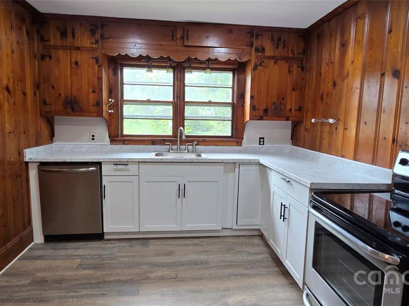 1904 Innes Street, Salisbury, NC 28146.  MLS# CAR4277069, YatesRealty ID 27536. 