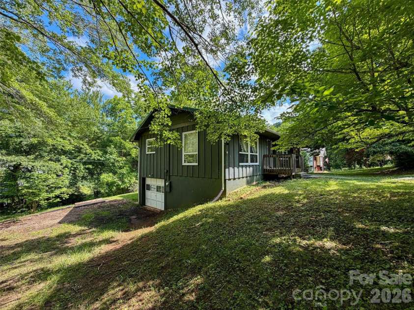 133 Jarvis Street, Waynesville, NC 28786.  MLS# CAR4385471, YatesRealty ID 27537. 