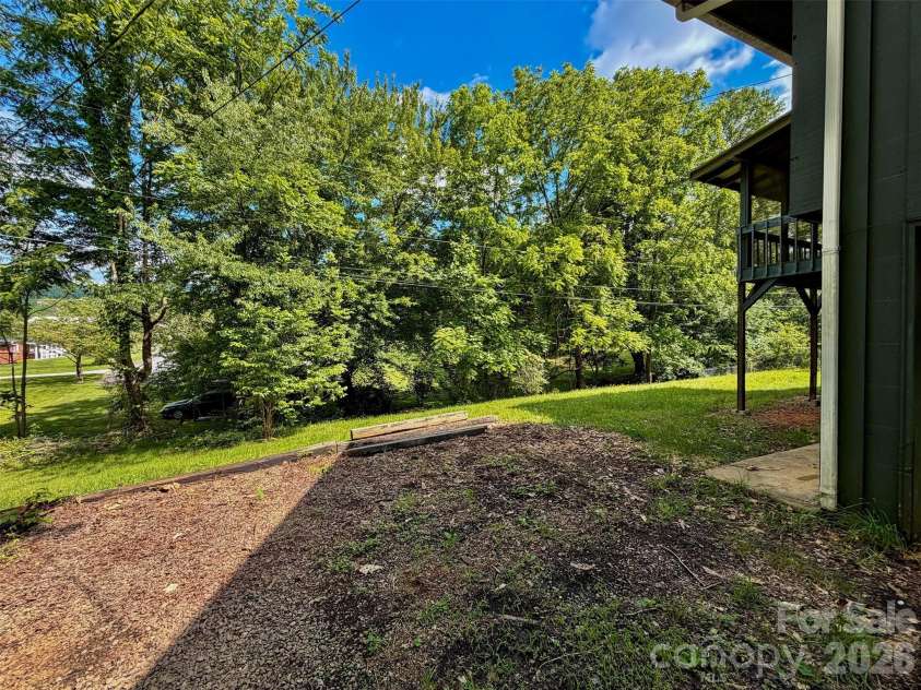 133 Jarvis Street, Waynesville, NC 28786.  MLS# CAR4385471, YatesRealty ID 27537. 