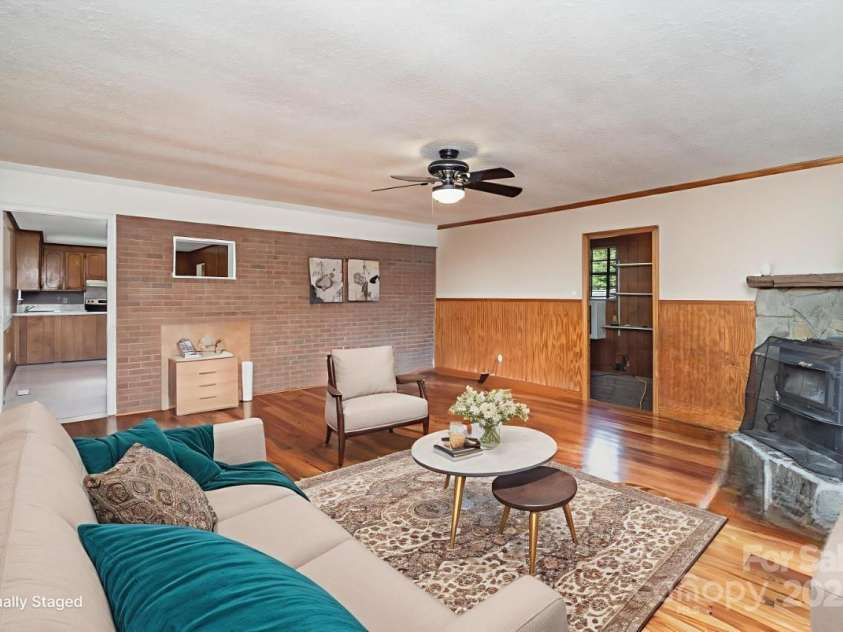 1901 Gemway Drive, Charlotte, NC 28216.  MLS# CAR4282044, YatesRealty ID 27538. Virtually staged