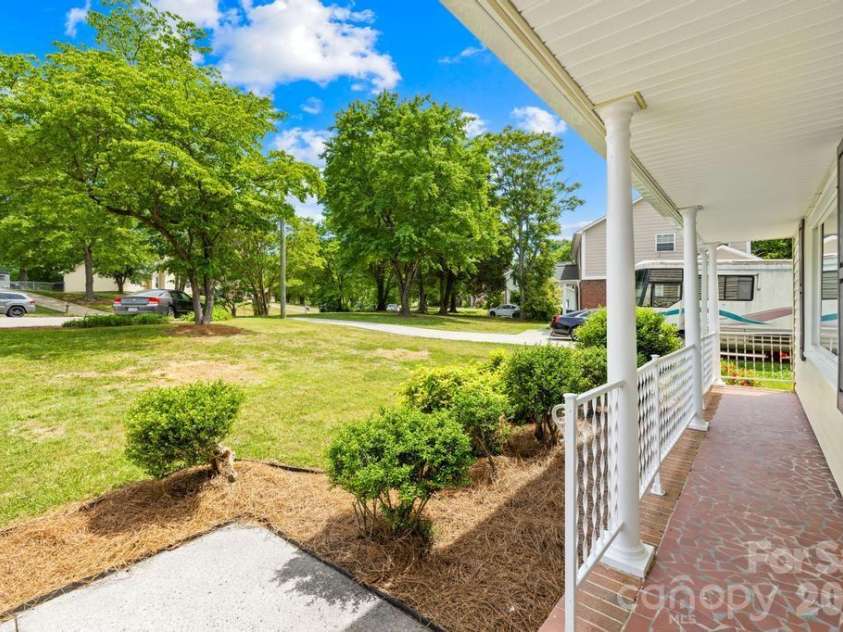 9 Post Oak Place, Salisbury, NC 28147.  MLS# CAR4379365, YatesRealty ID 27538. 