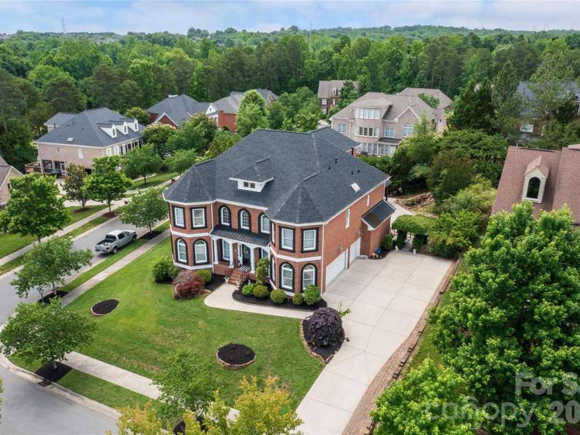 14136 Shaw Drive, Huntersville, NC 28078.  MLS# CAR4394077, YatesRealty ID 27539. 