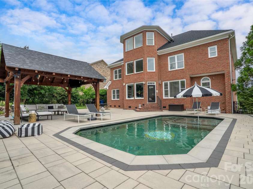 14136 Shaw Drive, Huntersville, NC 28078.  MLS# CAR4394077, YatesRealty ID 27539. 