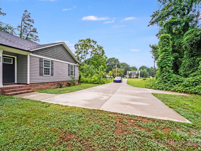 671 Sylvan Street, Concord, NC 28025.  MLS# CAR4276317, YatesRealty ID 27539. 