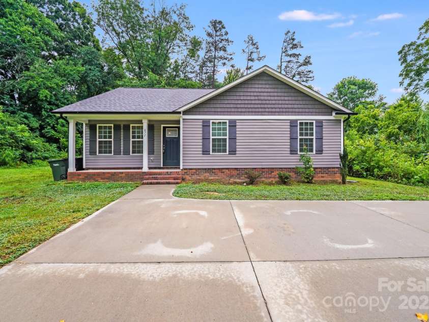 671 Sylvan Street, Concord, NC 28025.  MLS# CAR4276317, YatesRealty ID 27539. 