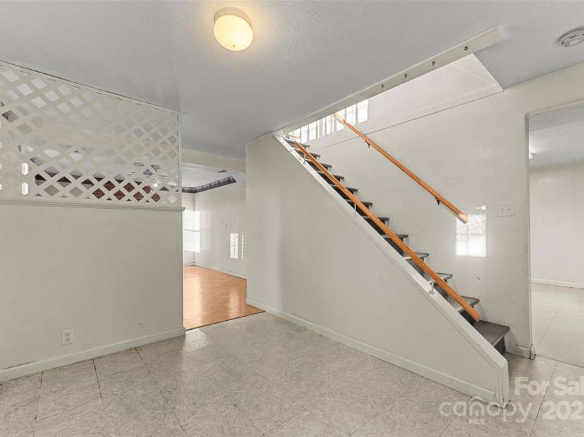 123 Castleton Lane, Hendersonville, NC 28791.  MLS# CAR4237756, YatesRealty ID 2754. Basement