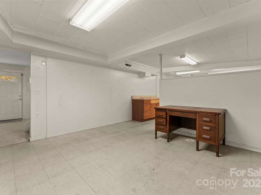 123 Castleton Lane, Hendersonville, NC 28791.  MLS# CAR4237756, YatesRealty ID 2754. Laundry room/ workshop