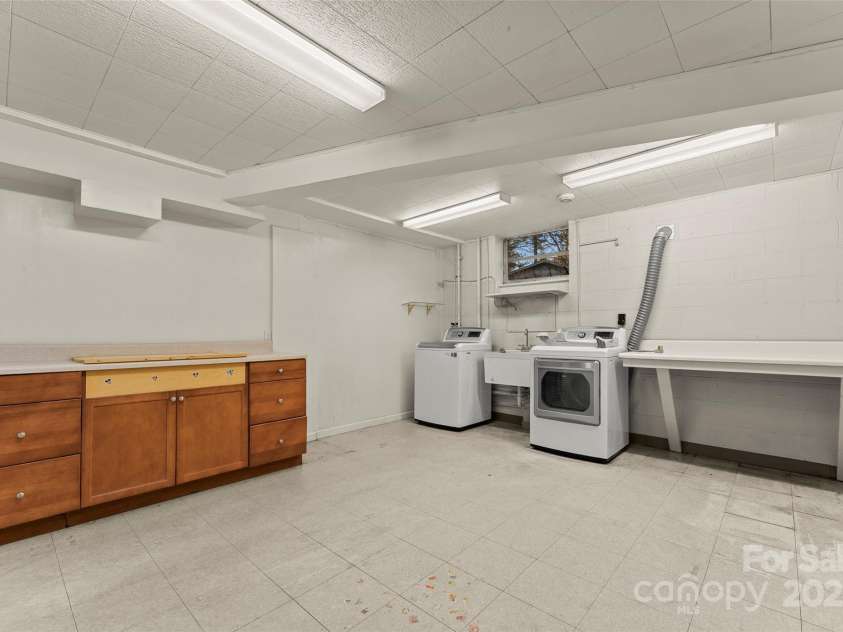 123 Castleton Lane, Hendersonville, NC 28791.  MLS# CAR4237756, YatesRealty ID 2754. Laundry room/ workshop
