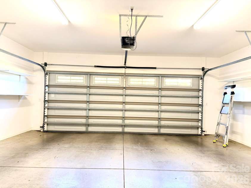 471 26th Avenue, Hickory, NC 28601.  MLS# CAR4330862, YatesRealty ID 2754. 