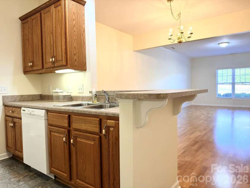 471 26th Avenue, Hickory, NC 28601.  MLS# CAR4330862, YatesRealty ID 2754. 