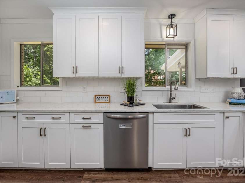 411 Saint Andrews Road, Statesville, NC 28625.  MLS# CAR4266848, YatesRealty ID 27540. 