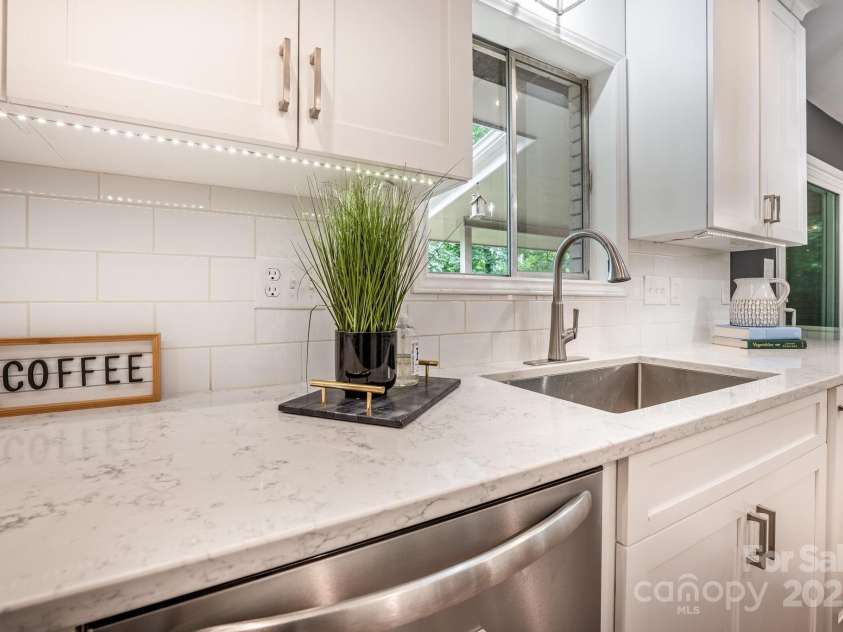 411 Saint Andrews Road, Statesville, NC 28625.  MLS# CAR4266848, YatesRealty ID 27540. 