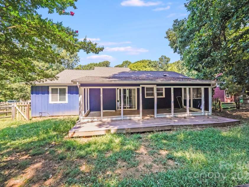 12031 Rock Canyon Drive, Charlotte, NC 28226.  MLS# CAR4277506, YatesRealty ID 27541. 