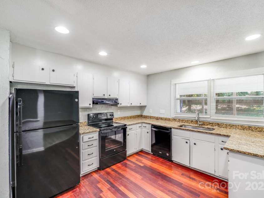 12031 Rock Canyon Drive, Charlotte, NC 28226.  MLS# CAR4277506, YatesRealty ID 27541. 