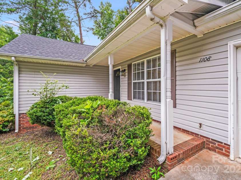 1108 Brookwood Drive, Stanley, NC 28164.  MLS# CAR4279647, YatesRealty ID 27542. 