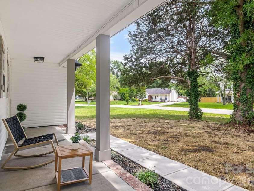 12101 Charing Grove Lane, Charlotte, NC 28273.  MLS# CAR4384100, YatesRealty ID 27542. 