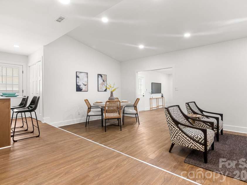 12101 Charing Grove Lane, Charlotte, NC 28273.  MLS# CAR4384100, YatesRealty ID 27542. 