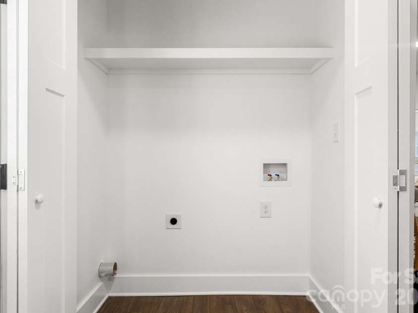 12101 Charing Grove Lane, Charlotte, NC 28273.  MLS# CAR4384100, YatesRealty ID 27542. 