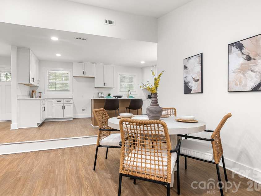 12101 Charing Grove Lane, Charlotte, NC 28273.  MLS# CAR4384100, YatesRealty ID 27542. 