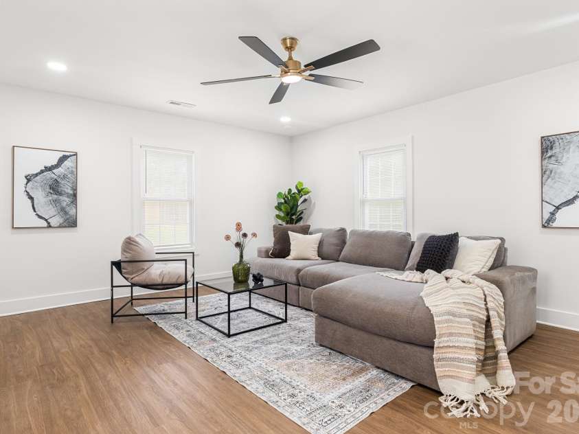 12101 Charing Grove Lane, Charlotte, NC 28273.  MLS# CAR4384100, YatesRealty ID 27542. 