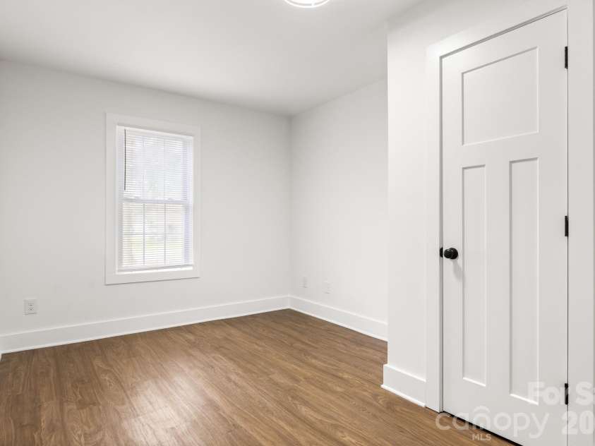 12101 Charing Grove Lane, Charlotte, NC 28273.  MLS# CAR4384100, YatesRealty ID 27542. 