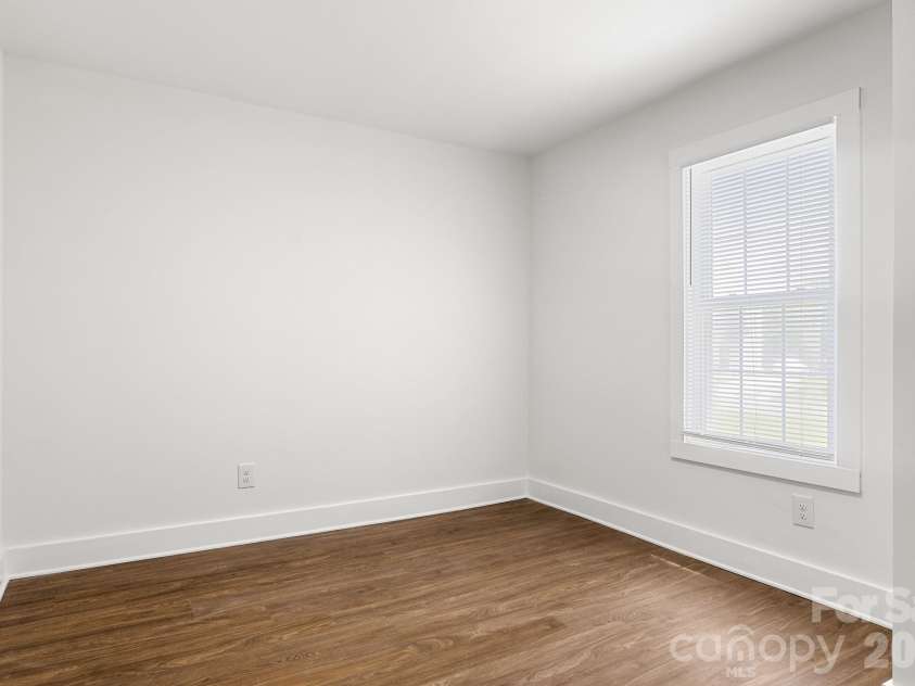 12101 Charing Grove Lane, Charlotte, NC 28273.  MLS# CAR4384100, YatesRealty ID 27542. 