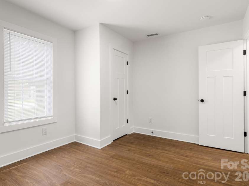 12101 Charing Grove Lane, Charlotte, NC 28273.  MLS# CAR4384100, YatesRealty ID 27542. 