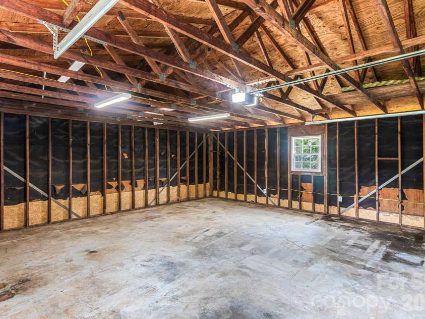 12101 Charing Grove Lane, Charlotte, NC 28273.  MLS# CAR4384100, YatesRealty ID 27542. 