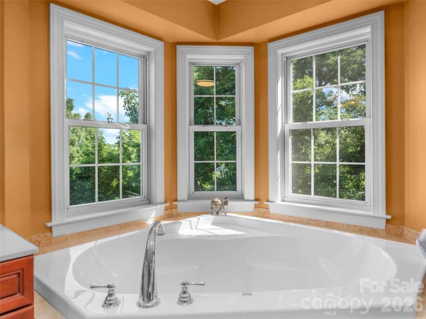 350 Vista Point Drive, Weaverville, NC 28787.  MLS# CAR4384418, YatesRealty ID 27543. Master bath