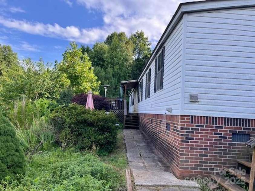 47 Garrett Drive, Nebo, NC 28761.  MLS# CAR4280885, YatesRealty ID 27543. 