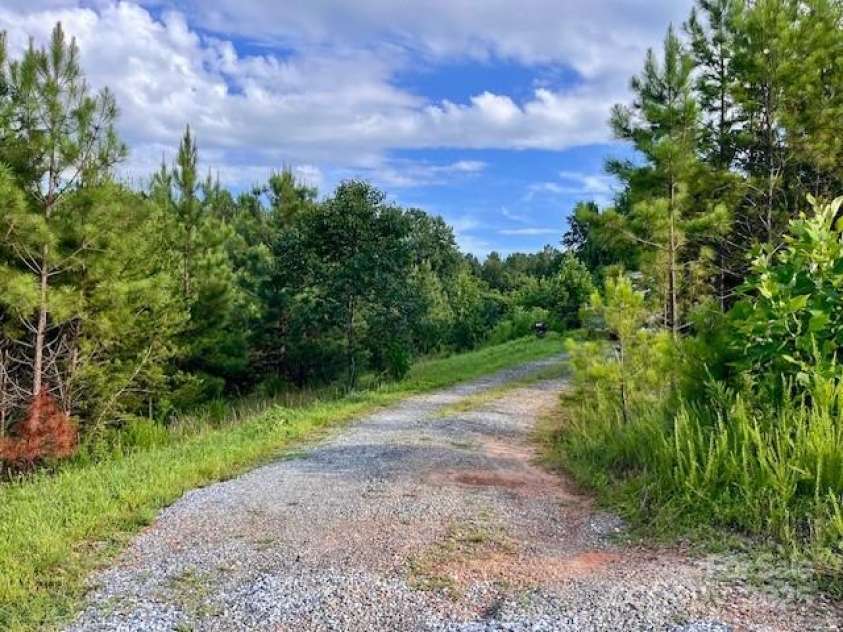 47 Garrett Drive, Nebo, NC 28761.  MLS# CAR4280885, YatesRealty ID 27543. 