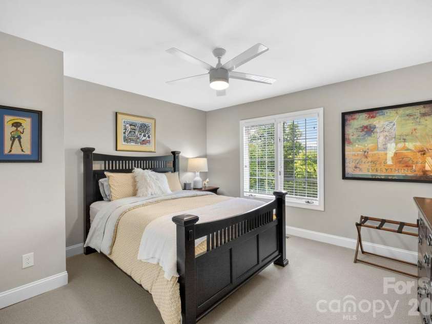 152 Skyview Circle, Asheville, NC 28804.  MLS# CAR4384126, YatesRealty ID 27544. Third bedroom