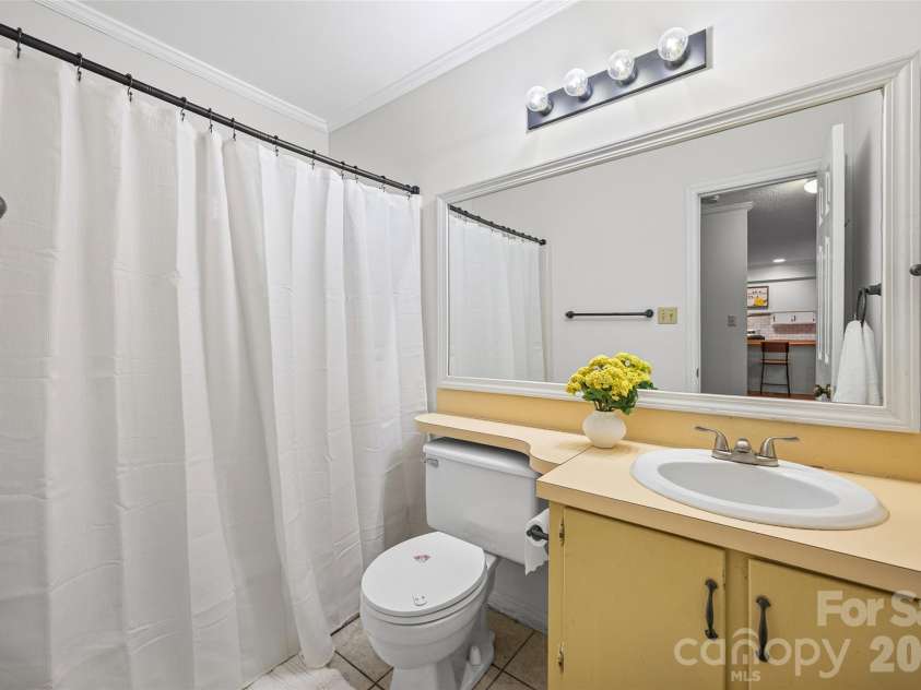 122 Foxwood Village Drive, Fort Mill, SC 29715.  MLS# CAR4383858, YatesRealty ID 27545. Second Bathroom