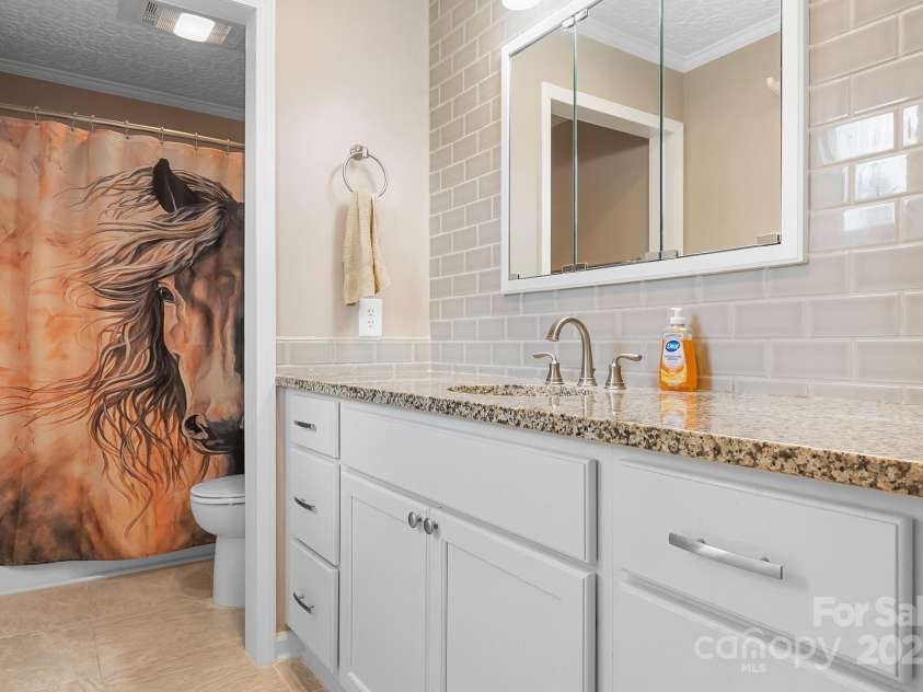 4026 Biggerstaff Road, Maiden, NC 28650.  MLS# CAR4266952, YatesRealty ID 27545. Primary Bathroom