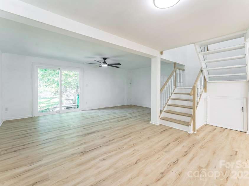 5226 Fair Wind Lane, Charlotte, NC 28212.  MLS# CAR4271058, YatesRealty ID 27547. 