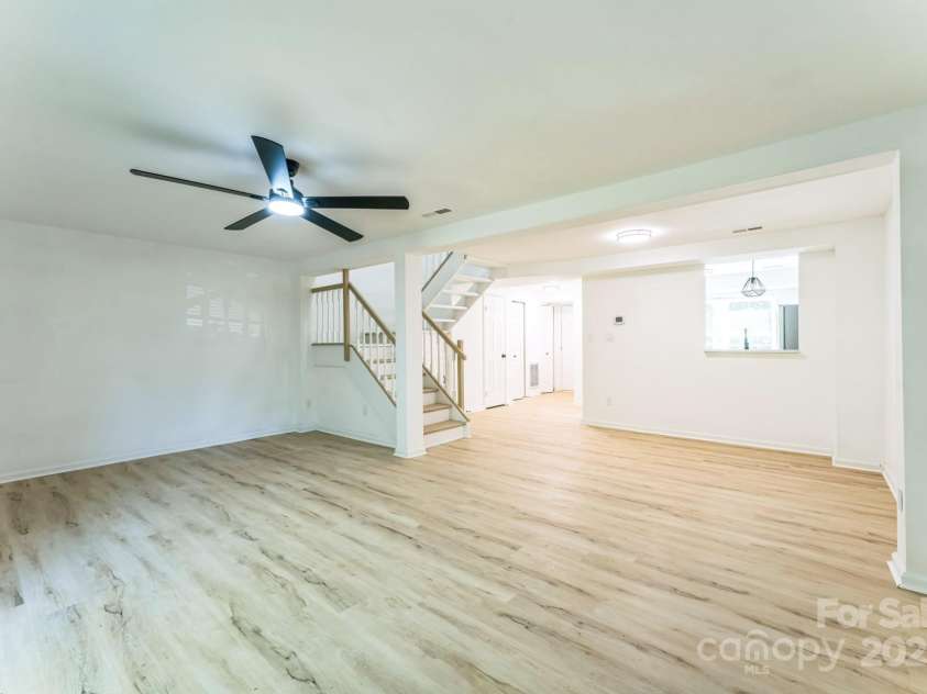 5226 Fair Wind Lane, Charlotte, NC 28212.  MLS# CAR4271058, YatesRealty ID 27547. 