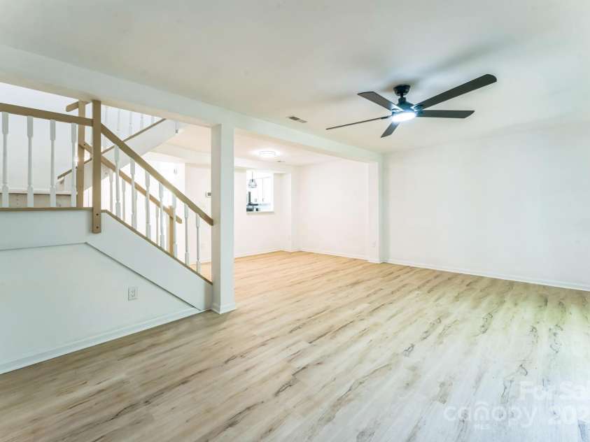 5226 Fair Wind Lane, Charlotte, NC 28212.  MLS# CAR4271058, YatesRealty ID 27547. 