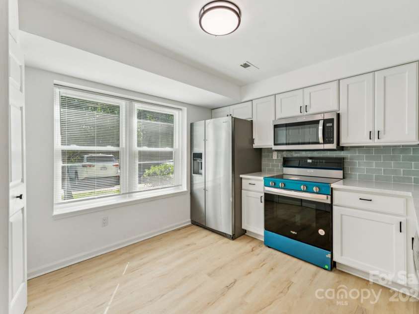 5226 Fair Wind Lane, Charlotte, NC 28212.  MLS# CAR4271058, YatesRealty ID 27547. 