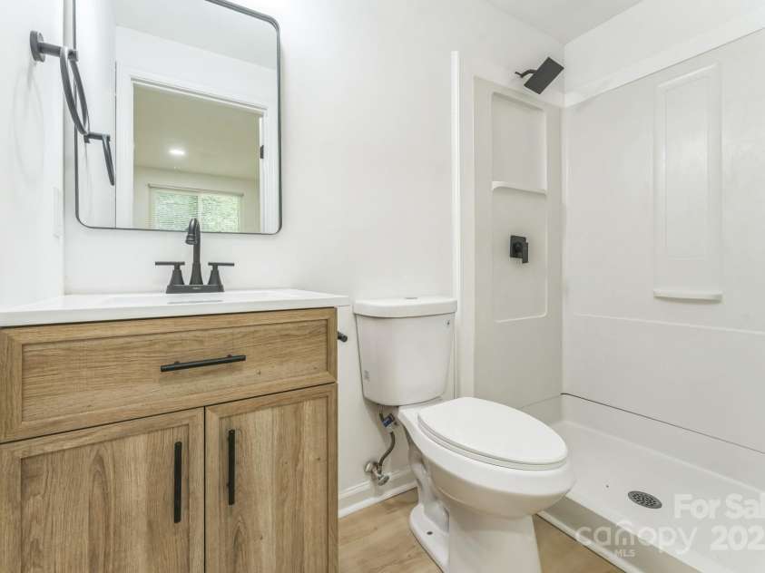 5226 Fair Wind Lane, Charlotte, NC 28212.  MLS# CAR4271058, YatesRealty ID 27547. 