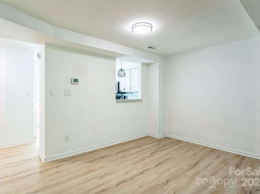5226 Fair Wind Lane, Charlotte, NC 28212.  MLS# CAR4271058, YatesRealty ID 27547. 