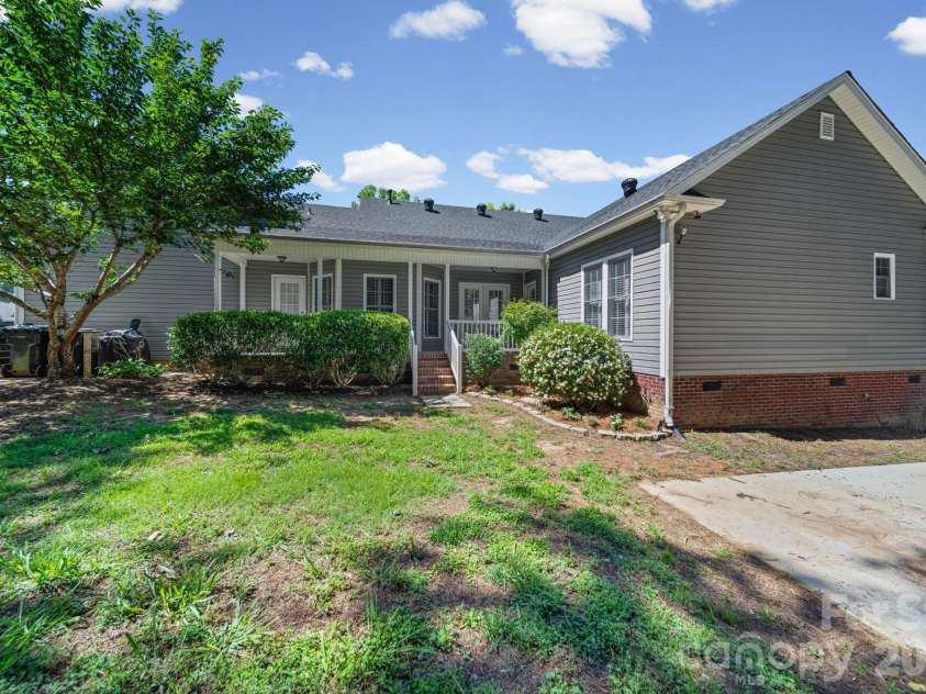 2340 Keswick Lane, Rock Hill, SC 29732.  MLS# CAR4389055, YatesRealty ID 27549. 