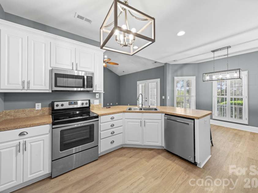 2340 Keswick Lane, Rock Hill, SC 29732.  MLS# CAR4389055, YatesRealty ID 27549. 