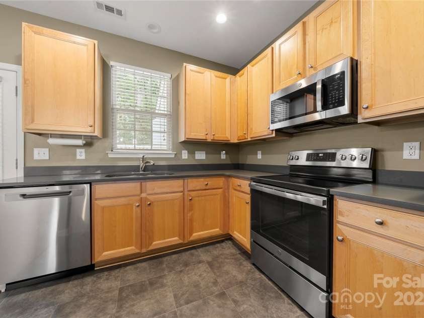 943 Copperstone Lane, Fort Mill, SC 29708.  MLS# CAR4276906, YatesRealty ID 27549. 