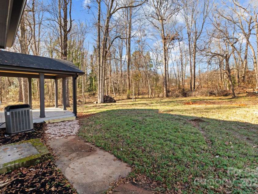 5400 Larewood Drive, Charlotte, NC 28215.  MLS# CAR4210135, YatesRealty ID 2755. 