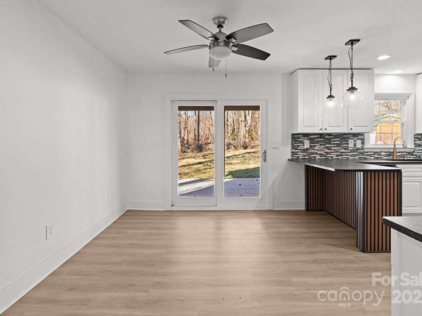 5400 Larewood Drive, Charlotte, NC 28215.  MLS# CAR4210135, YatesRealty ID 2755. 