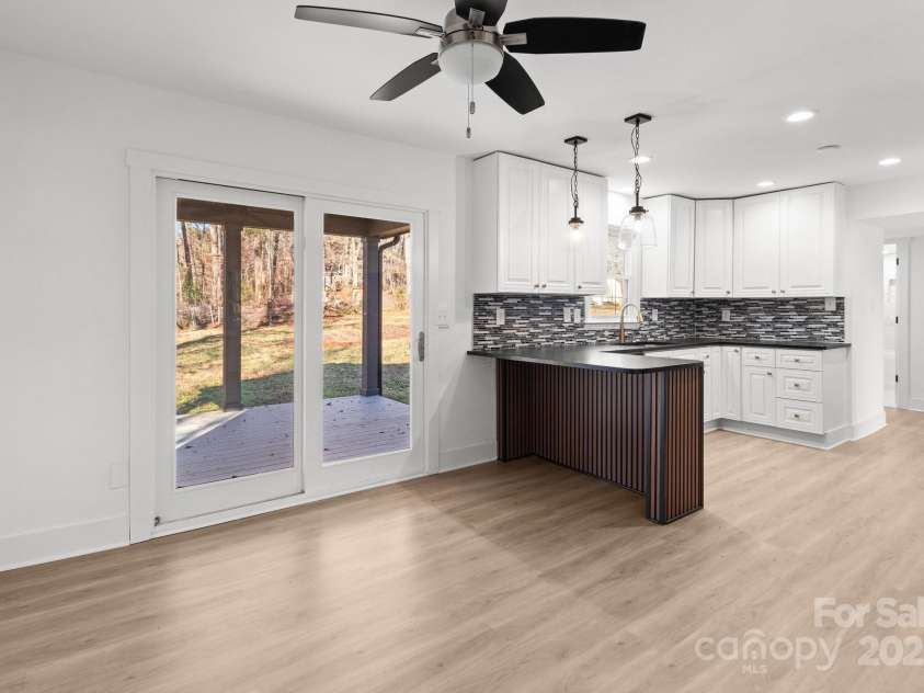 5400 Larewood Drive, Charlotte, NC 28215.  MLS# CAR4210135, YatesRealty ID 2755. 