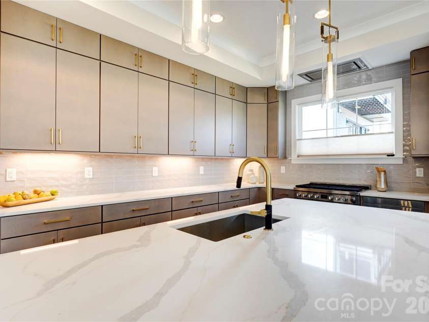 4325. Raney Way, Charlotte, NC 28205.  MLS# CAR4352215, YatesRealty ID 27550. 